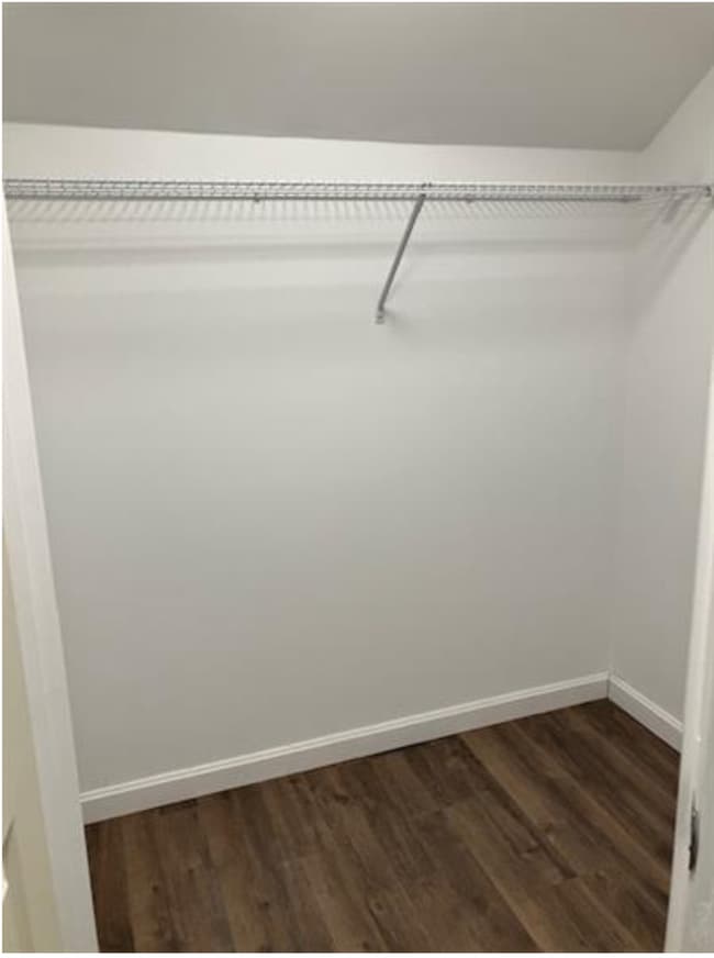 Building Photo - 21 E Lake Rd