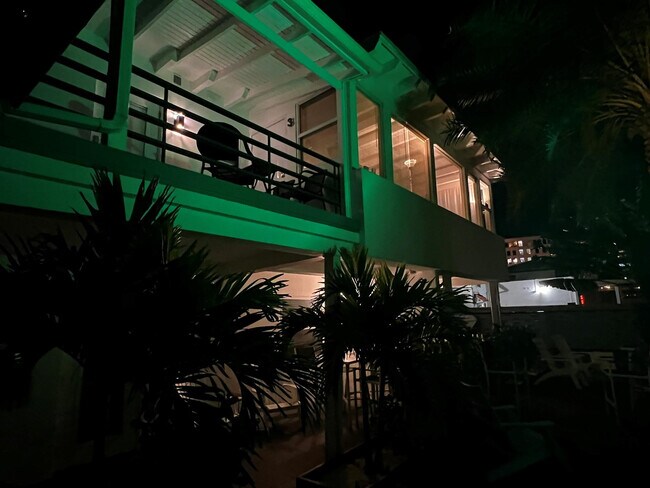 Building Photo - 904 NE 20th Ave