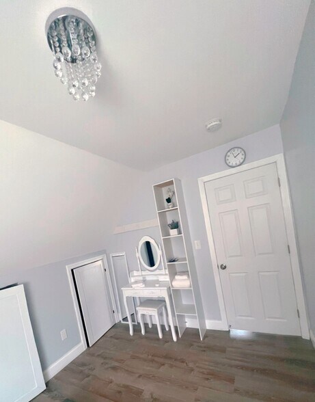 Building Photo - 8 Hecla St