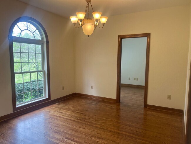 Building Photo - 1212 Ridgewood Ct