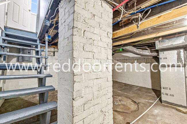 Building Photo - 3207 N Arsenal Ave