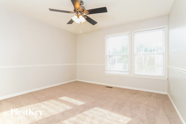 Building Photo - 20 Shady Creek Ln