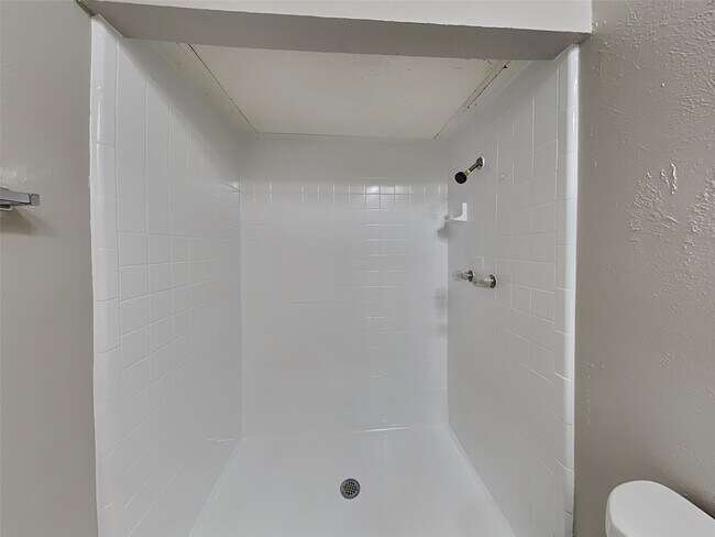 Building Photo - 6646 Loch Langham Dr