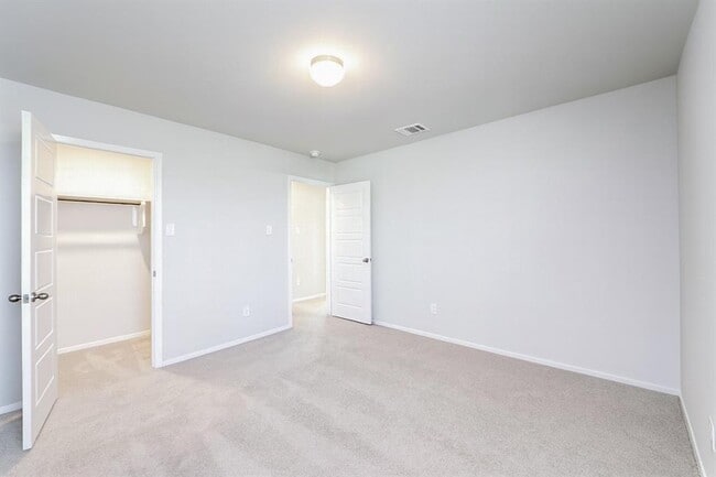 Building Photo - 342 Jade St