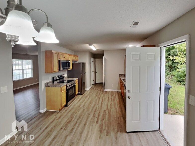 Building Photo - 4702 Mallard Creek Dr