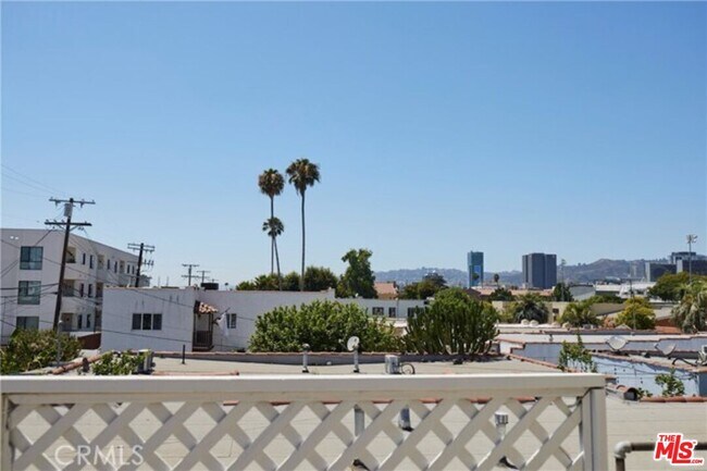 Building Photo - 1275 N Wilton Pl