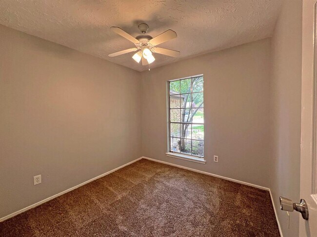 Building Photo - 3122 Glade Springs Dr