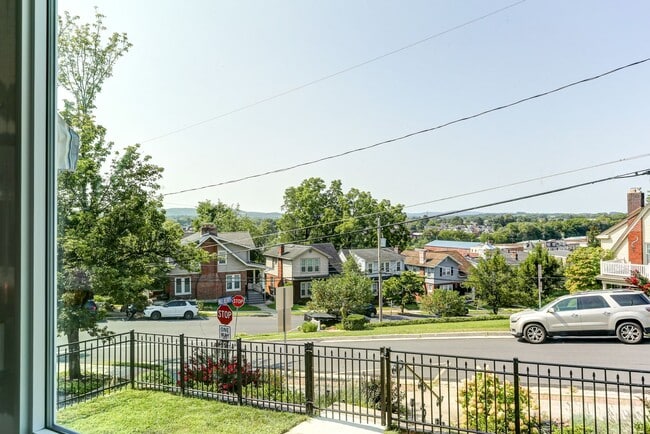 Building Photo - 3 Bed 1 Bath in Lemoyne Pa