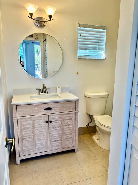 Building Photo - 5865 NW 125th Ave