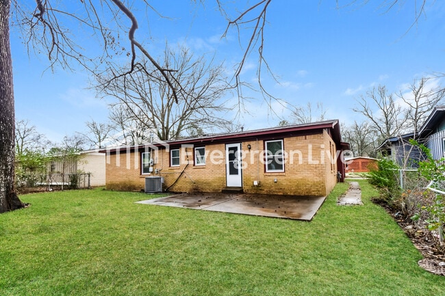 Building Photo - 1574 Gowan Dr