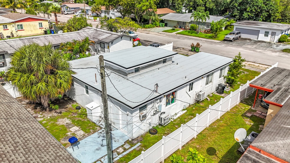 Building Photo - 401 NW 16th Ave