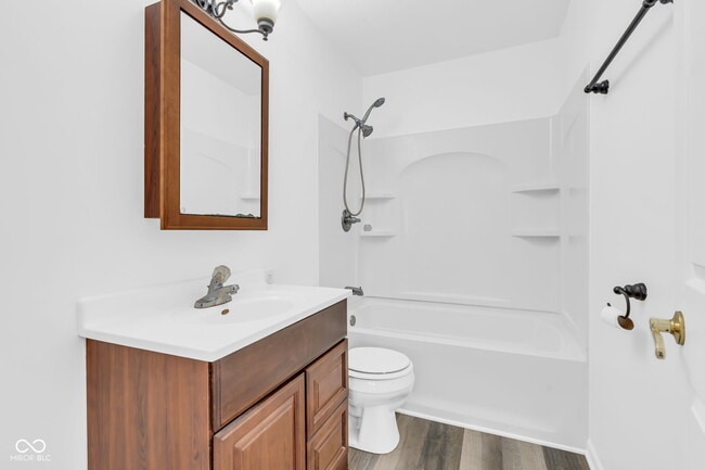 Building Photo - 420 Douglas Dr