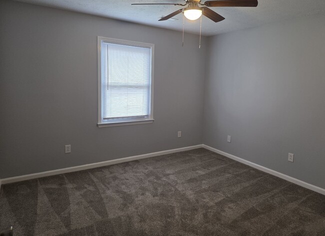 Building Photo - 29 Mustang Ct