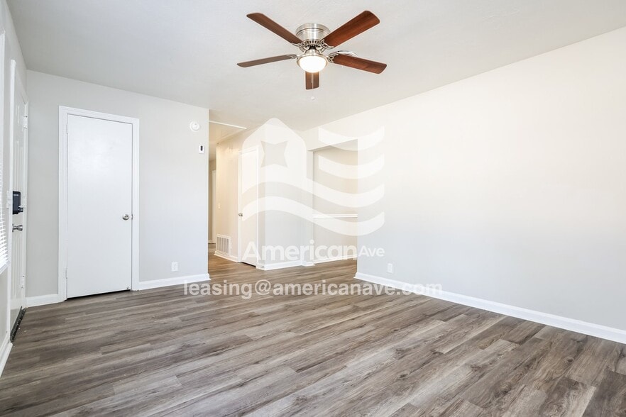 Building Photo - 917 Patricia Dr