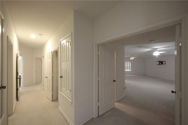 Building Photo - 2519 Midnight Star Dr