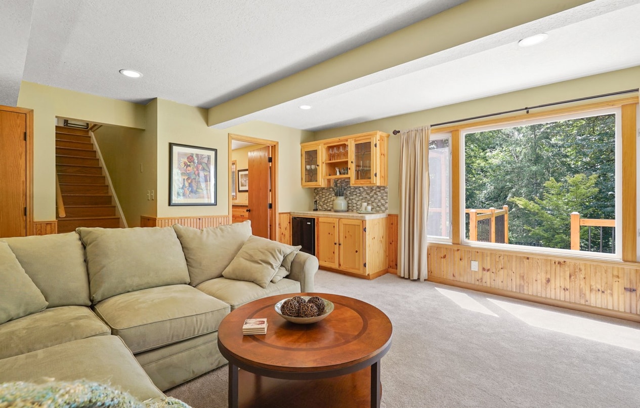 Lower family room - 4625 SW 42nd Pl