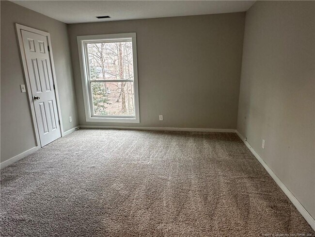 Building Photo - 304 Rangoon Ct