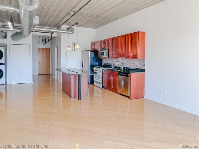 Building Photo - 101 Curry Ave