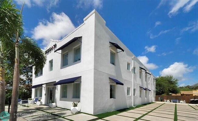 Building Photo - 165 NW 39th St