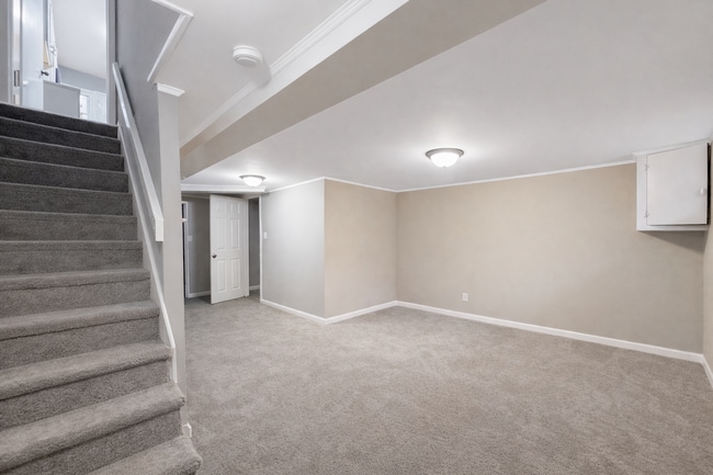 Building Photo - Updated 3BR Home with Bonus Lower-Level Space & Off-Street Parking