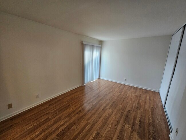 Building Photo - 7632 Amazon Dr