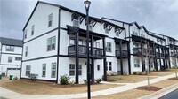 Building Photo - 1040 Knoxboro Ln