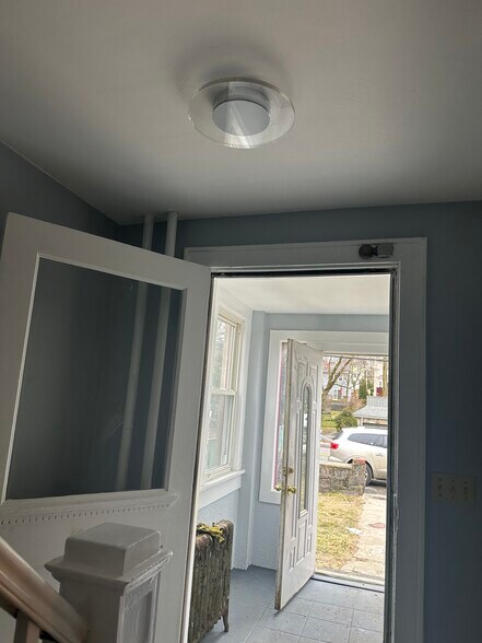 Building Photo - 56 Dobbs Ferry Rd