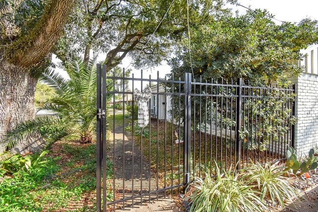 Building Photo - 9235 Pecos St