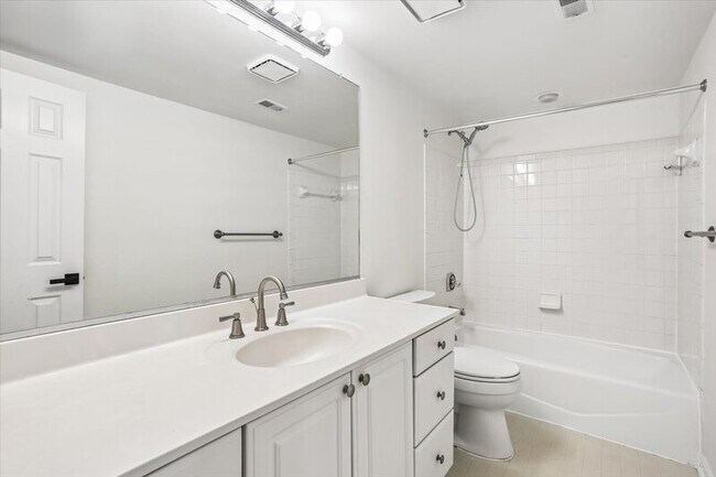 Building Photo - 14104 Parker Farm Way