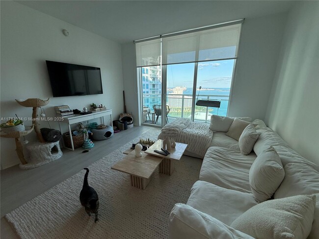 Building Photo - 951 Brickell Ave