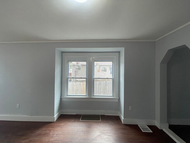 Building Photo - Remodeled 2 Bed/1 Bath home off 23rd!