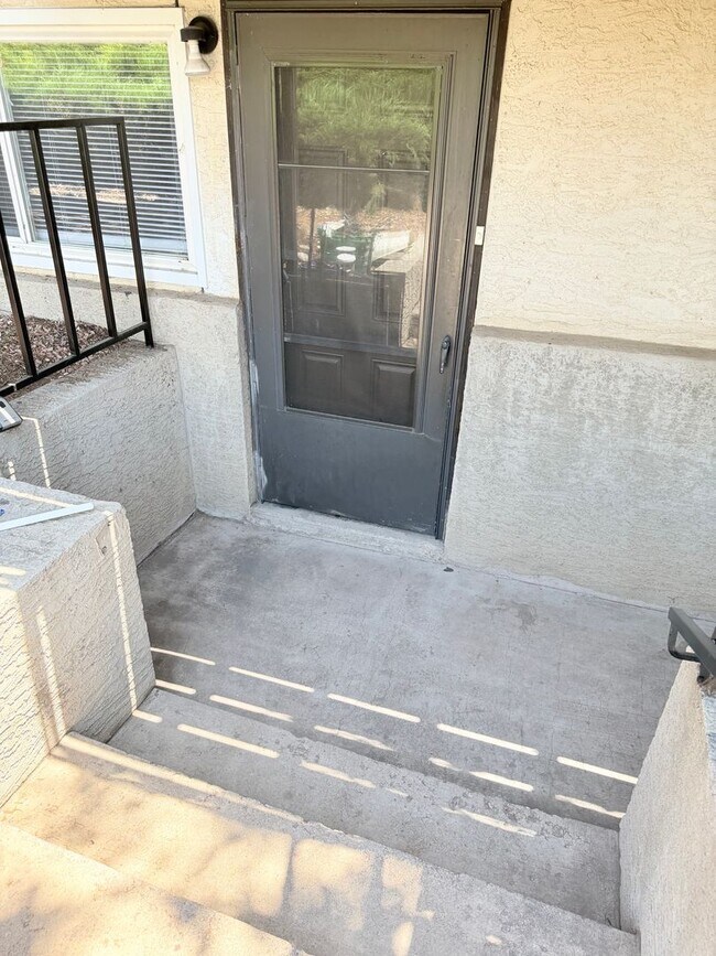 Building Photo - 1809 Eagle View Dr