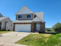 Building Photo - $2,300 -  3 Bed / 2.5 Bath Beautiful Spoka...