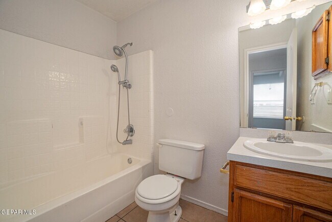Building Photo - 2352 Tierra Blanda Dr