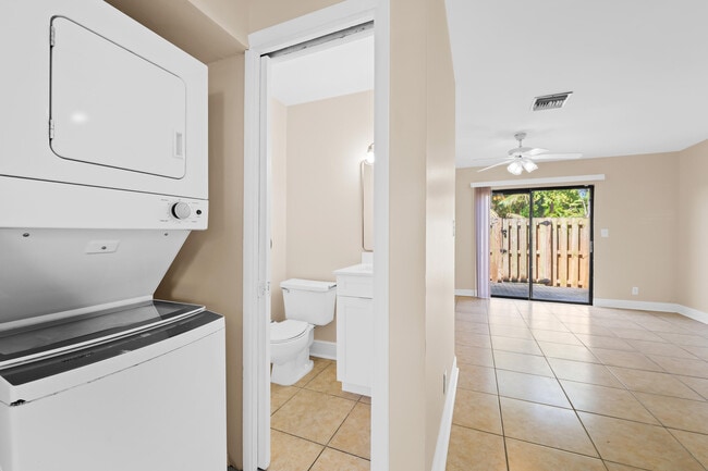 Building Photo - 3281 E Golf Blvd