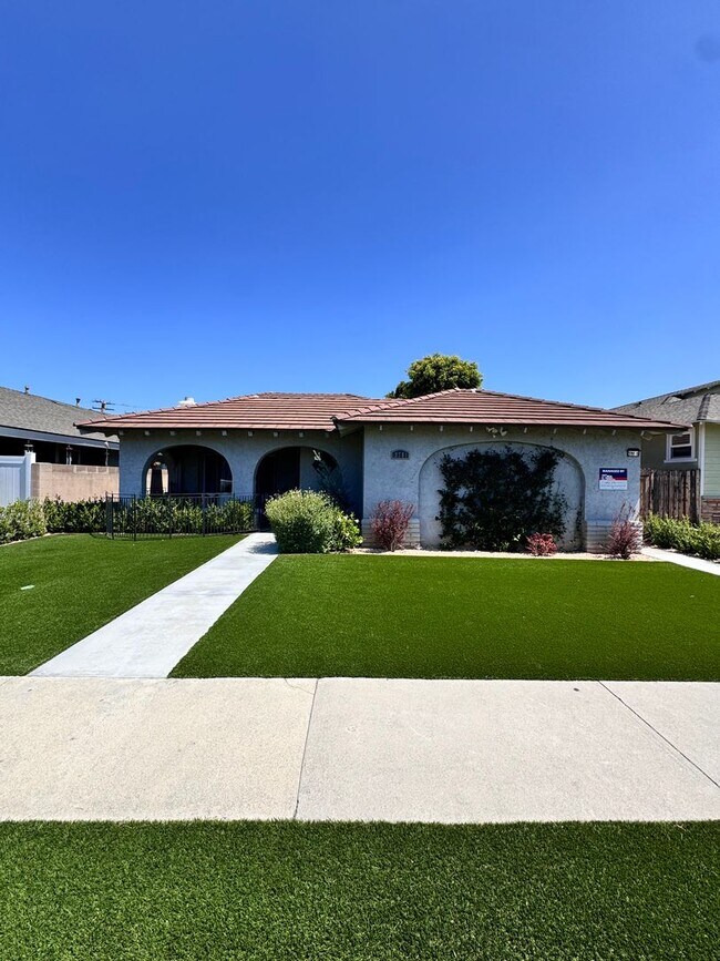 Building Photo - 3781 Green - Grn