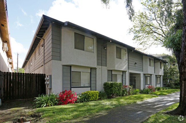 Building Photo - 1619 G Street