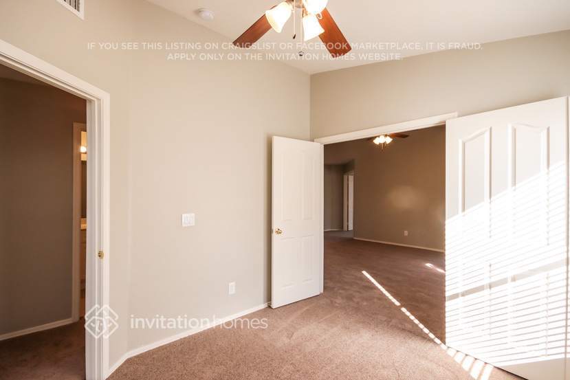 Building Photo - 12534 W Edgemont Ave