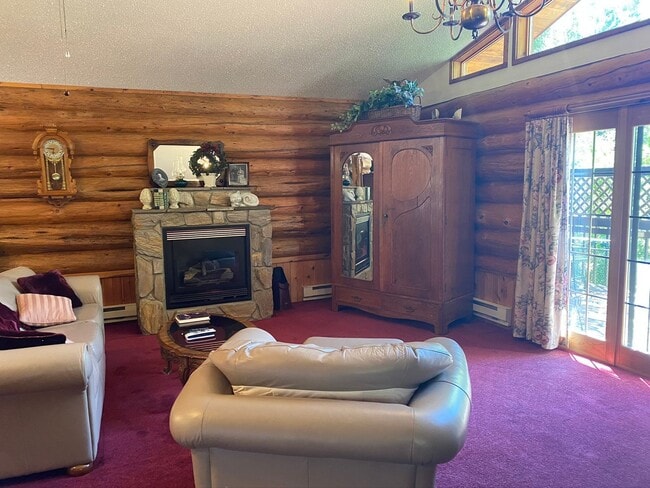 Building Photo - ONE ROOM | 1 BATH | LOG COUNTRY COTTAGE IN THE HILLS