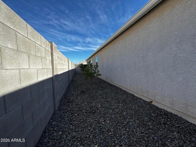 Building Photo - 5835 E Freesia Ln