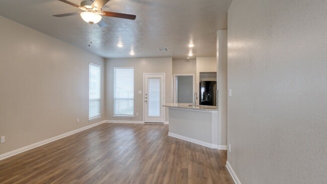 Building Photo - Spacious Single-Family Home Available Now!