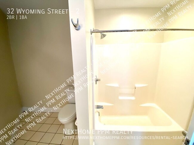 Building Photo - 32 Wyoming St