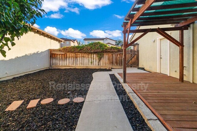 Building Photo - 638 W Gravino Dr