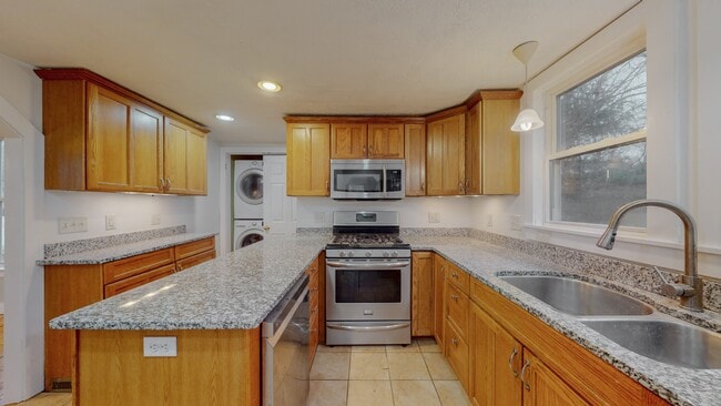 Building Photo - 15 Union St