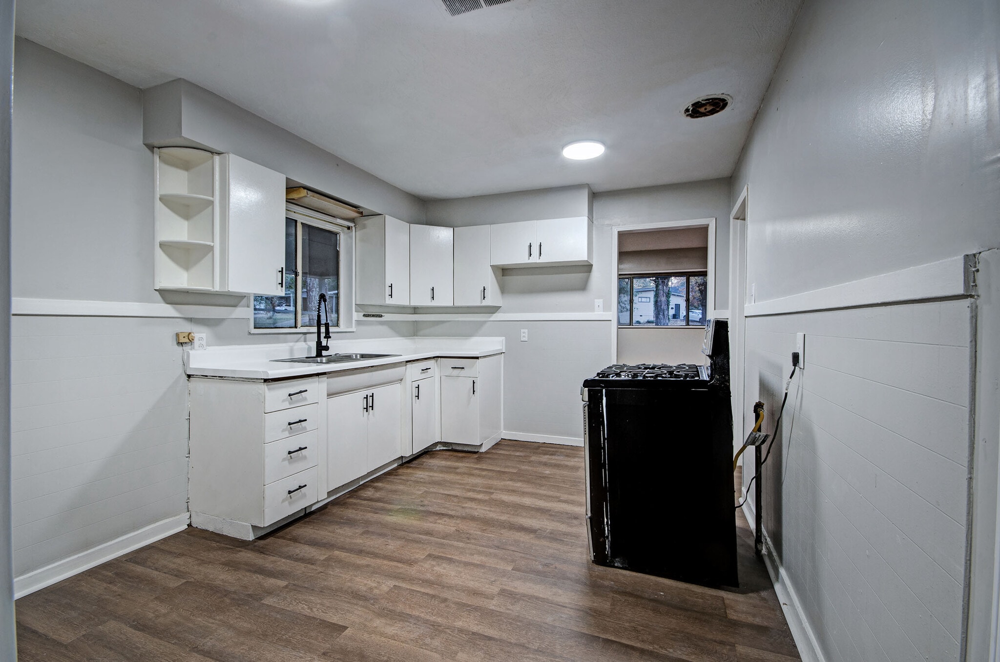 Building Photo - 4240 Azalea Dr