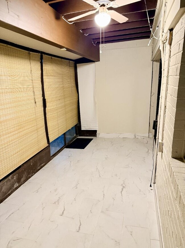 Building Photo - 5 Suntop Ct