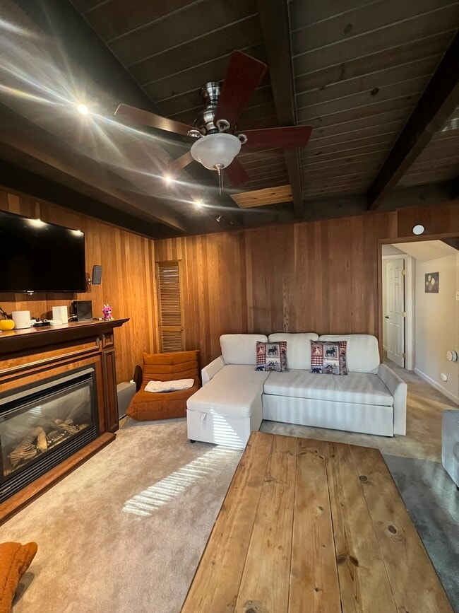 Building Photo - 860 Gardner St