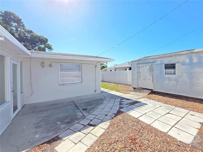 Building Photo - 1770 Elm Dr