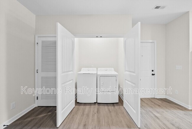 Building Photo - 15 D-112 Millswood Drive