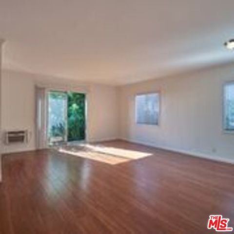 Building Photo - 1540 N Fuller Ave